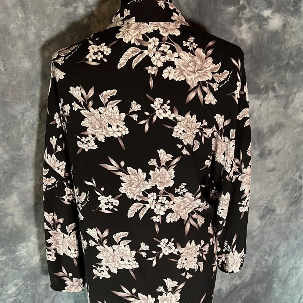 Spiritual Gangster Maya Floral Print Kimono, black and white, sz. OS - Picture 5 of 16